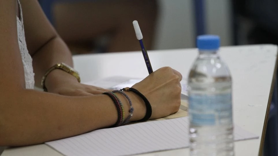 Πανελλαδικές: Με Αρχαία Ελληνικά και Μαθηματικά συνεχίζονται σήμερα οι εξετάσεις